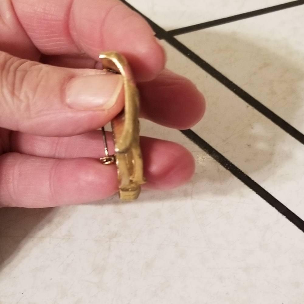 Retro gold tone horse brooch - Picture 7 of 11